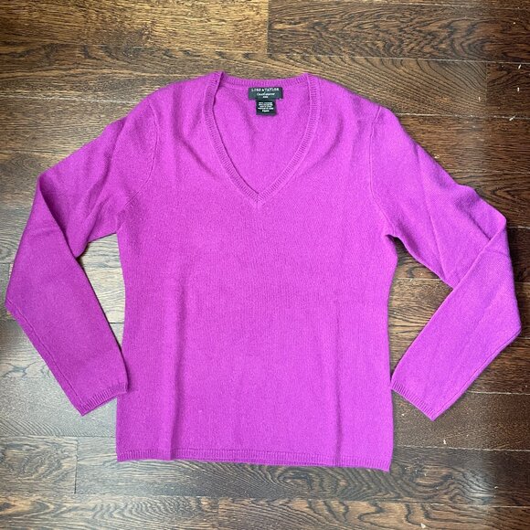 Lord & Taylor purple V-neck 100% Cashmere Sweater-Size Small Petite - Picture 1 of 5